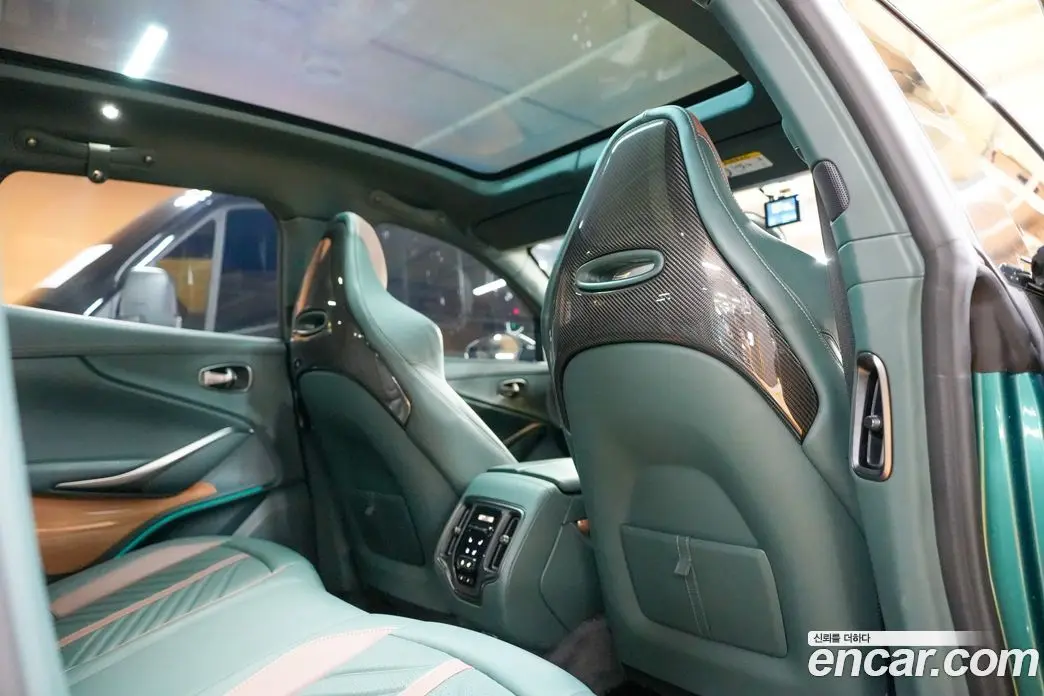 Aston Martin DBX 2024 4.0 АКПП, фото 14