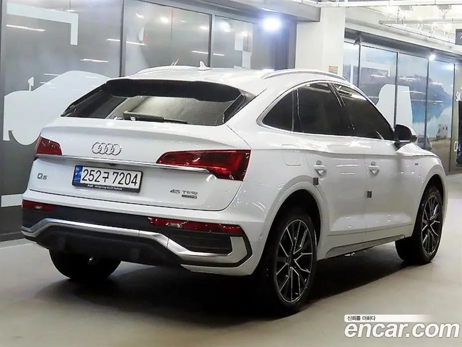 Audi Q5 2023 2.0 АКПП, фото 3