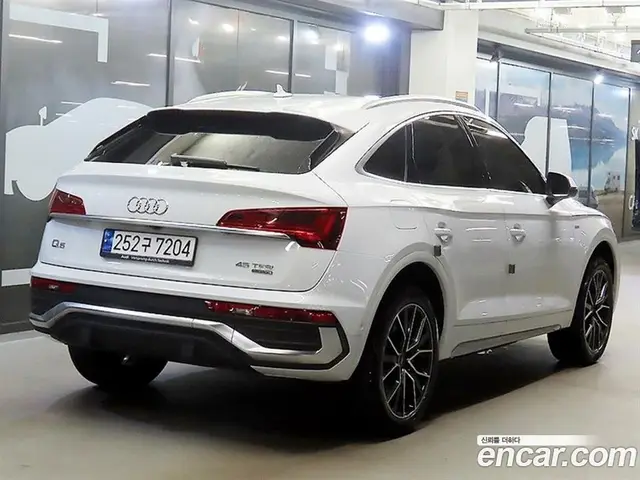 Audi Q5 2023 2.0 АКПП, миниатюра 3