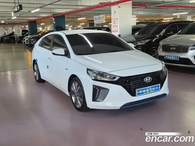 Hyundai Ioniq 2016 1.6 АКПП, миниатюра 3