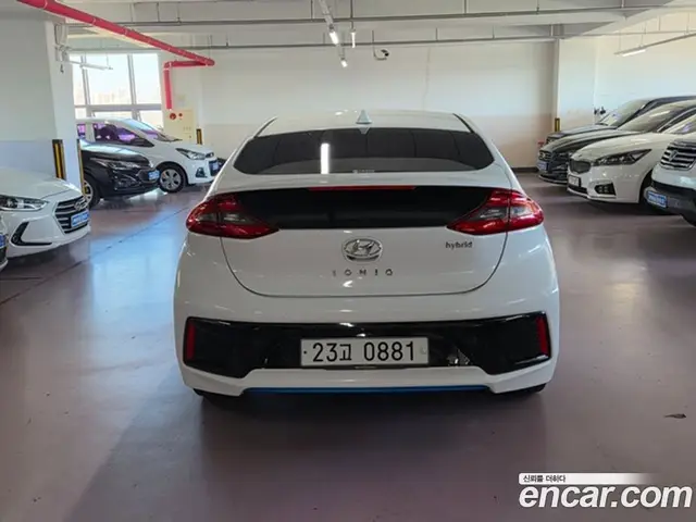 Hyundai Ioniq 2016 1.6 АКПП, миниатюра 5