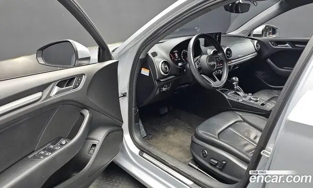 Audi A3 2018 2.0 АКПП, миниатюра 10