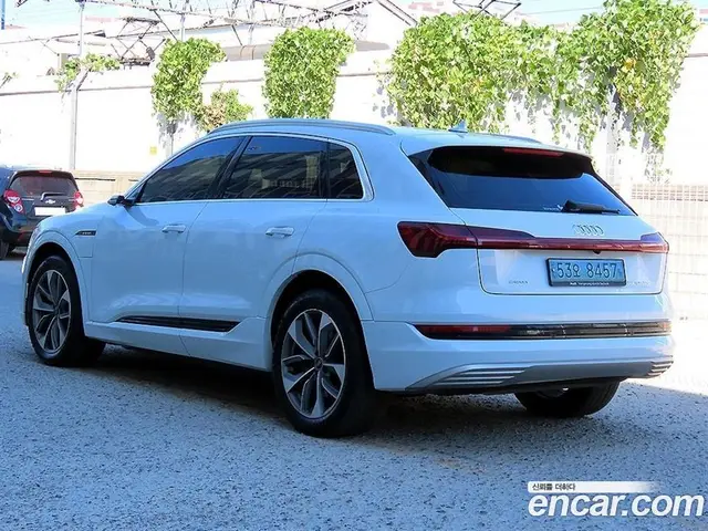 Audi e-tron 2021 0.2 АКПП, миниатюра 3 Audi e-tron 2021 0.2 АКПП, миниатюра 3