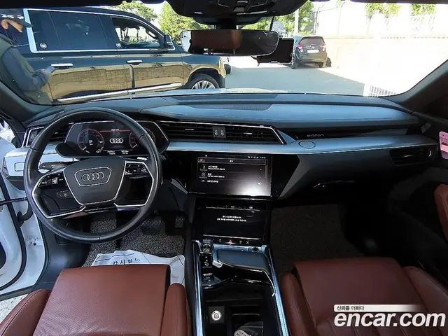 Audi e-tron 2021 0.2 АКПП, миниатюра 7 Audi e-tron 2021 0.2 АКПП, миниатюра 7