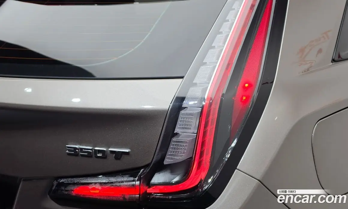 Cadillac XT4 2023 2.0 АКПП, фото 8