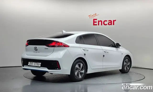 Hyundai Ioniq 2016 1.6 АКПП, миниатюра 2