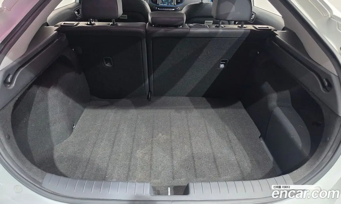 Hyundai Ioniq 2016 1.6 АКПП, фото 20