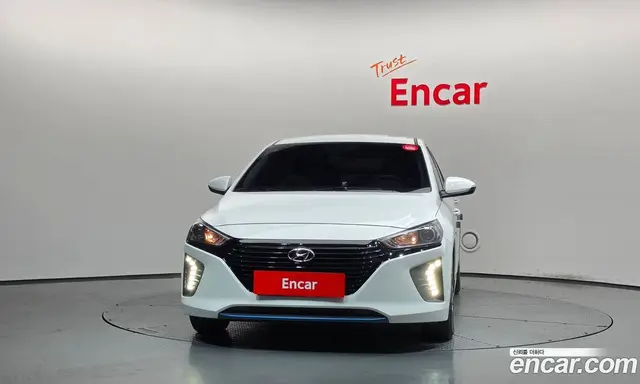 Hyundai Ioniq 2016 1.6 АКПП, миниатюра 3