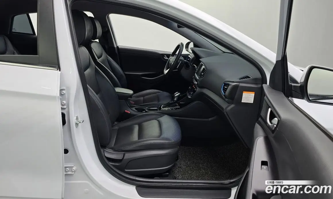 Hyundai Ioniq 2017 1.6 АКПП, фото 11