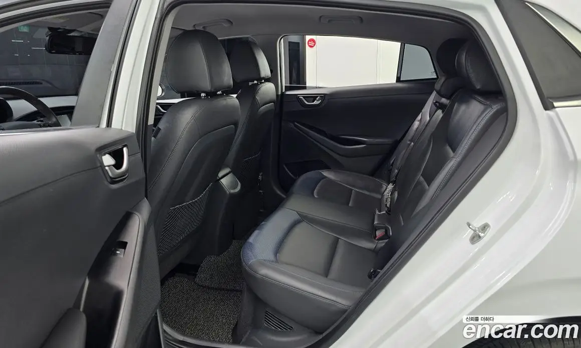 Hyundai Ioniq 2017 1.6 АКПП, фото 12