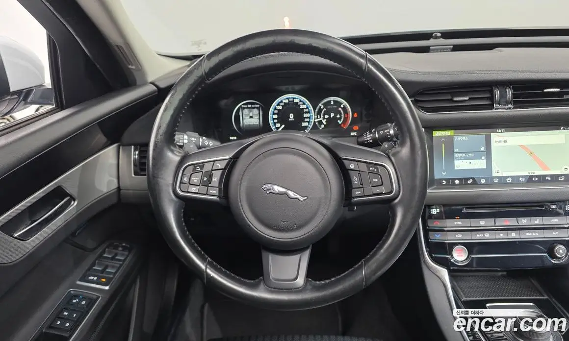 Jaguar XF 2017 2.0 АКПП, фото 14