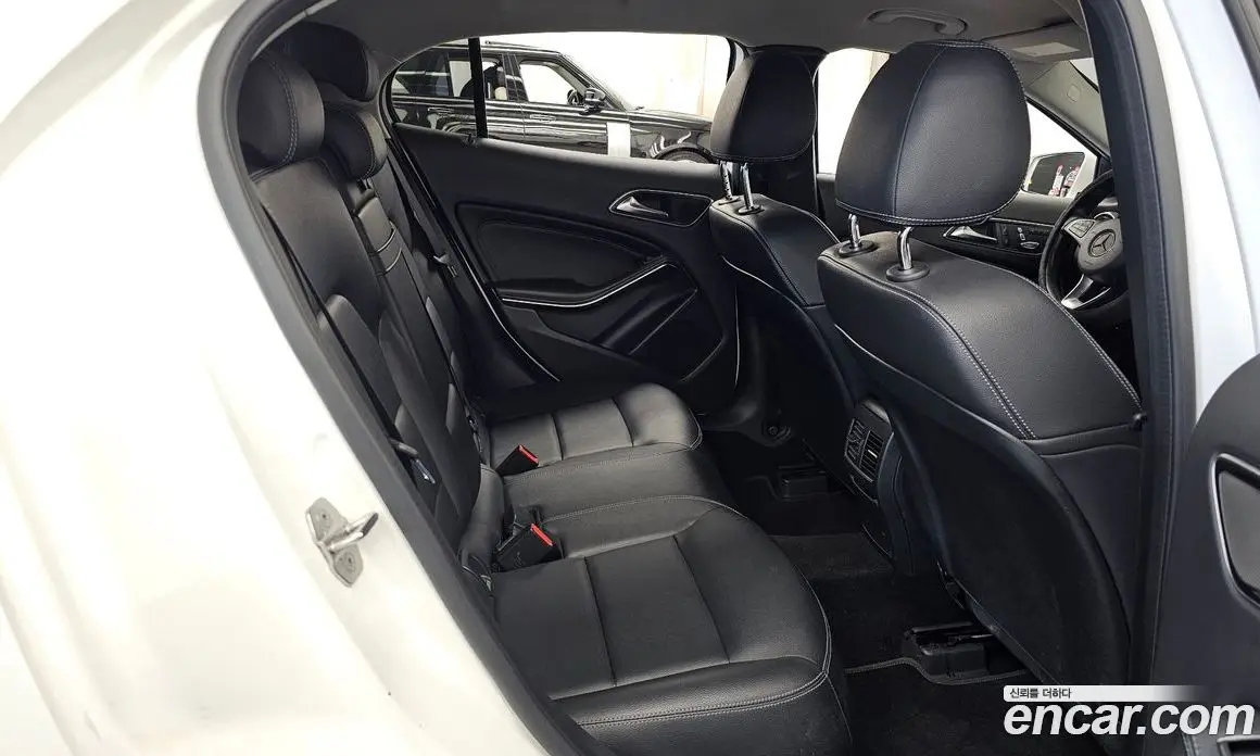 Mercedes-Benz GLA-Class 2018 2.0 АКПП, фото 12