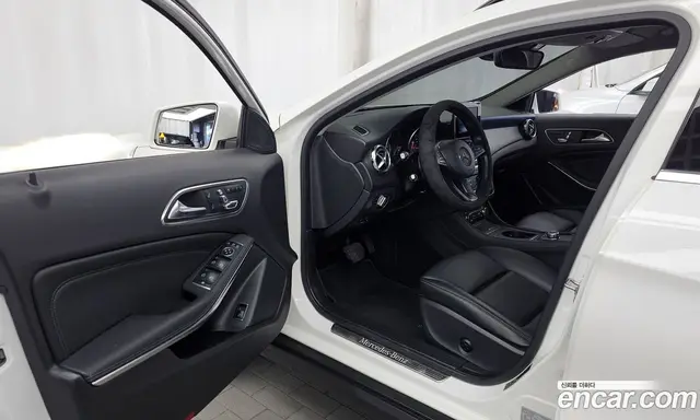 Mercedes-Benz GLA-Class 2018 2.0 АКПП, миниатюра 10