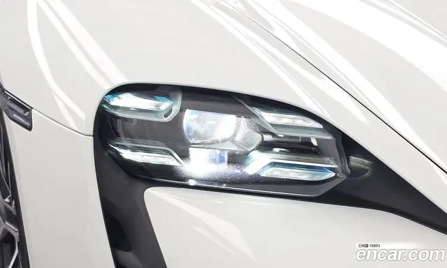 Porsche Taycan 2021 0.1 АКПП, миниатюра 8