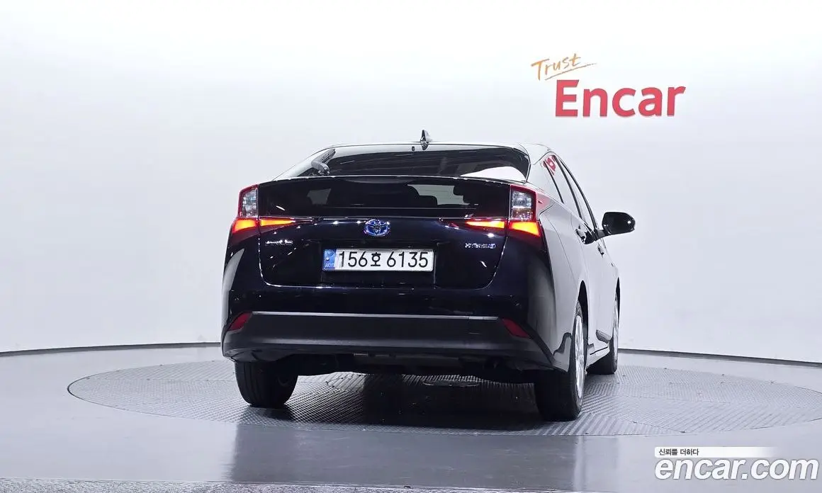 Toyota Prius 2021 1.8 АКПП, фото 4