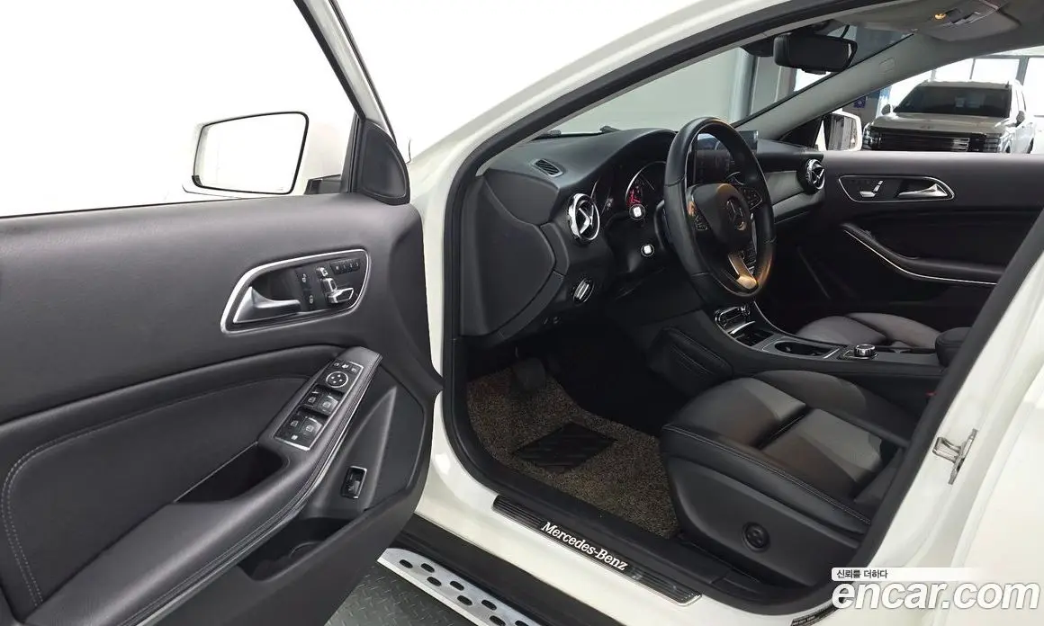 Mercedes-Benz GLA-Class 2018 2.0 АКПП, фото 12