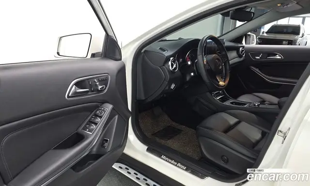 Mercedes-Benz GLA-Class 2018 2.0 АКПП, миниатюра 12