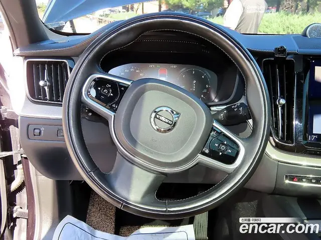Volvo XC60 2018 2.0 АКПП, миниатюра 9