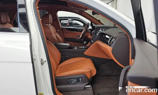 Bentley Bentayga 2019 4.0 АКПП, миниатюра 11 Bentley Bentayga 2019 4.0 АКПП, миниатюра 11