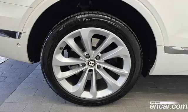 Bentley Bentayga 2019 4.0 АКПП, миниатюра 5 Bentley Bentayga 2019 4.0 АКПП, миниатюра 5