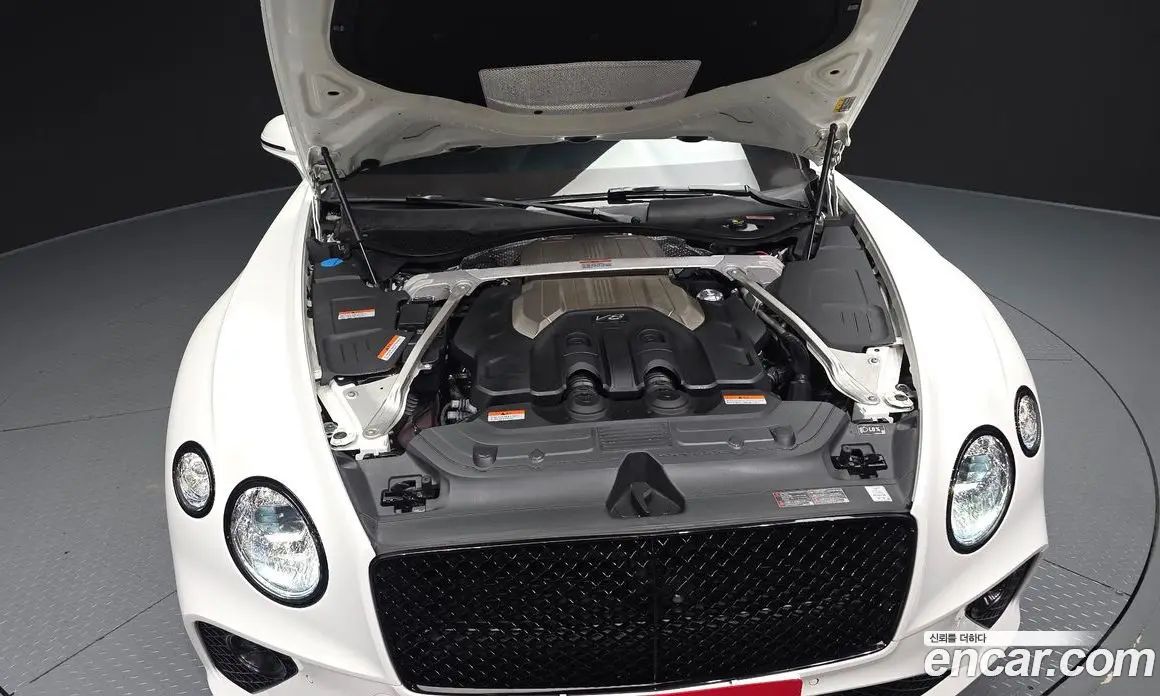 Bentley Continental 2023 4.0 АКПП, фото 5