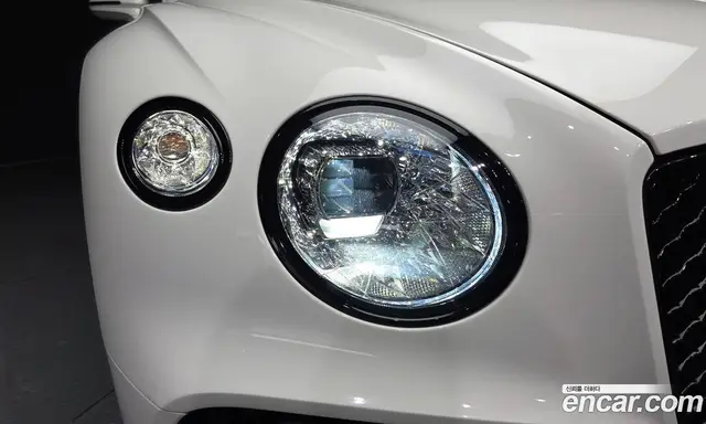 Bentley Continental 2023 4.0 АКПП, миниатюра 7