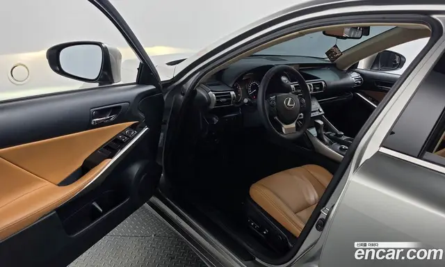 Lexus IS 2016 2.0 АКПП, миниатюра 10 Lexus IS 2016 2.0 АКПП, миниатюра 10