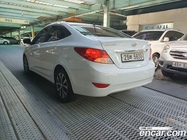 Hyundai Accent 2013 1.6 АКПП, миниатюра 7