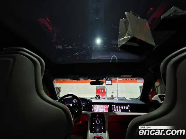 Porsche Taycan 2021 АКПП, миниатюра 9 Porsche Taycan 2021 АКПП, миниатюра 9