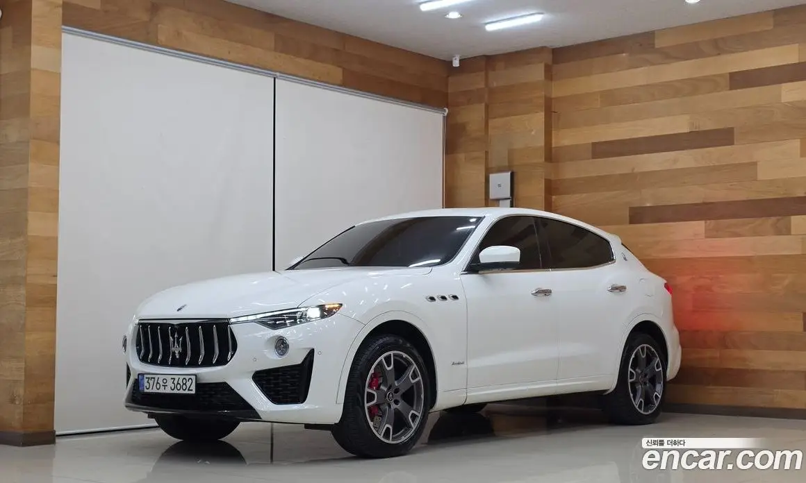 Maserati Levante 2020 3.0 АКПП, фото 1 Maserati Levante 2020 3.0 АКПП, фото 1