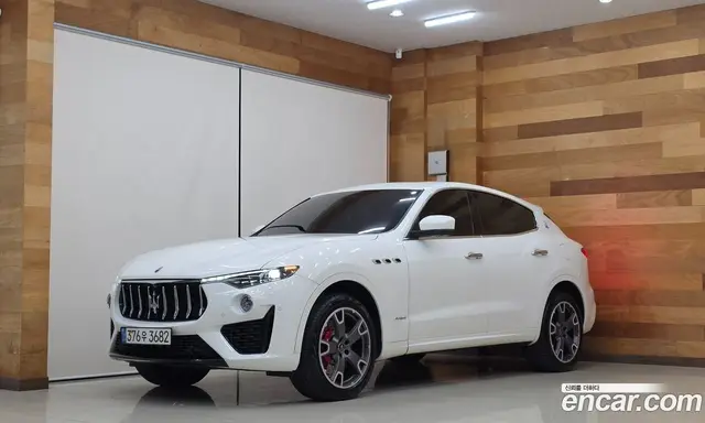 Maserati Levante, 2020, 76 235 км