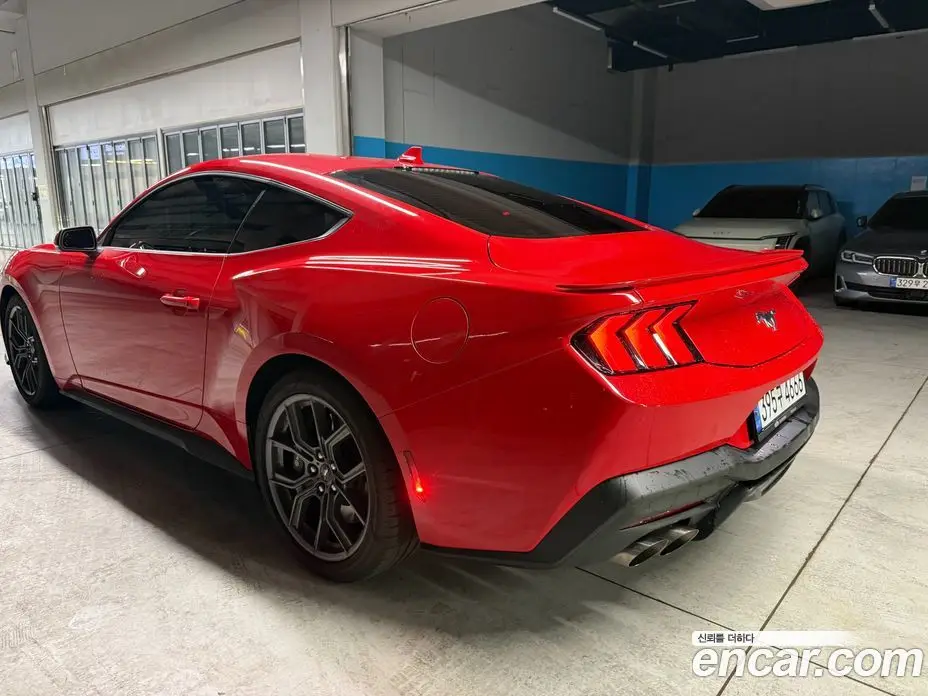 Ford Mustang 2024 2.3 АКПП, фото 6