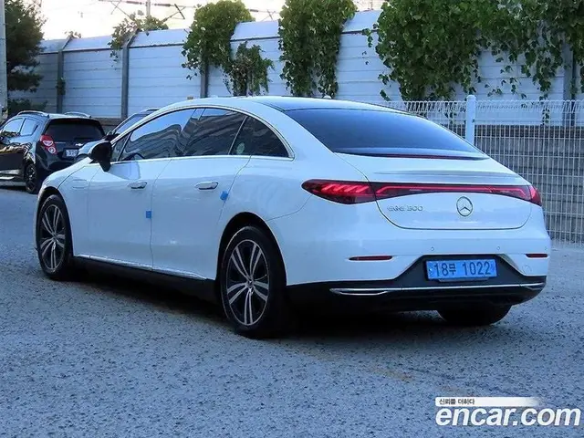 Mercedes-Benz EQE 2023 0.3 АКПП, миниатюра 2