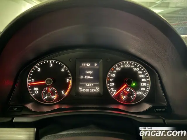 Volkswagen Scirocco 2012 2.0 АКПП, миниатюра 8 Volkswagen Scirocco 2012 2.0 АКПП, миниатюра 8