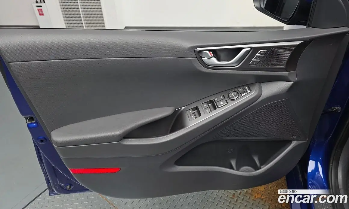 Hyundai Ioniq 2019 1.6 АКПП, фото 13