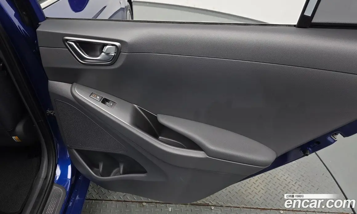 Hyundai Ioniq 2019 1.6 АКПП, фото 14