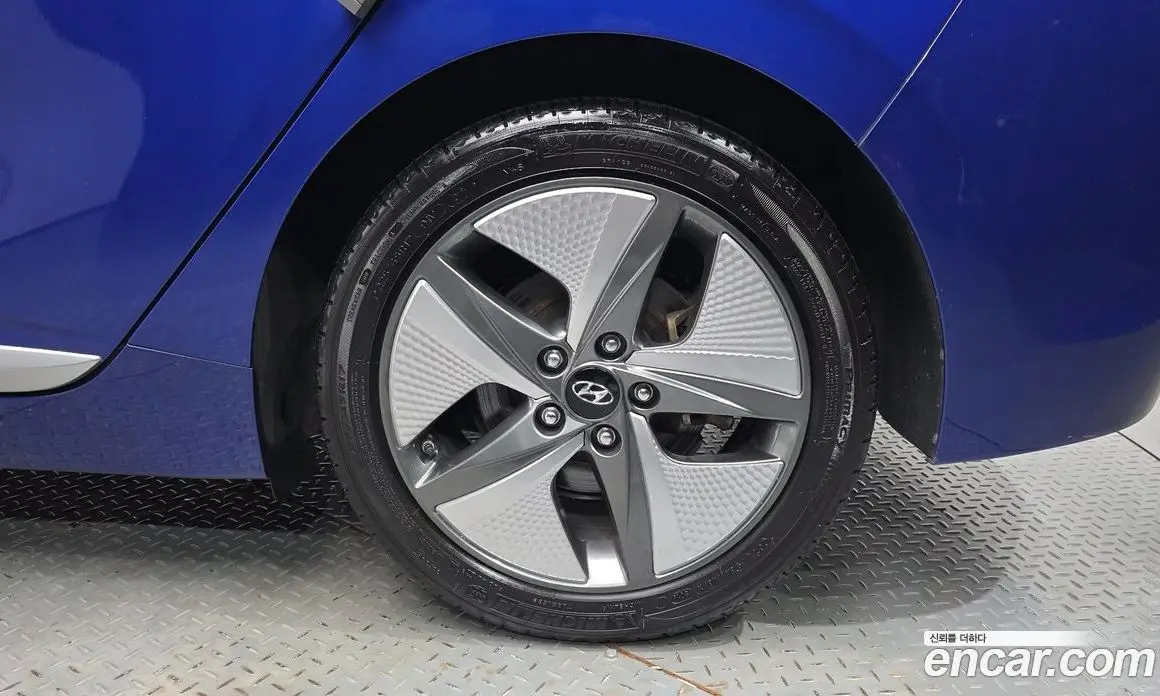 Hyundai Ioniq 2019 1.6 АКПП, фото 6