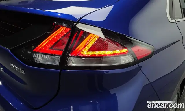 Hyundai Ioniq 2019 1.6 АКПП, миниатюра 8
