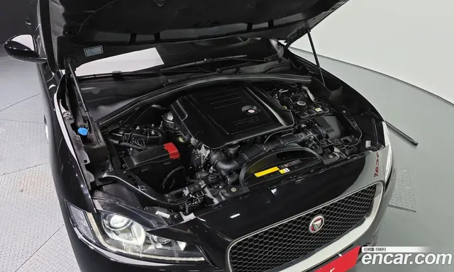 Jaguar F-Pace 2018 2.0 АКПП, миниатюра 6 Jaguar F-Pace 2018 2.0 АКПП, миниатюра 6