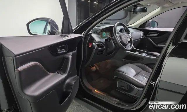 Jaguar F-Pace 2018 2.0 АКПП, миниатюра 10 Jaguar F-Pace 2018 2.0 АКПП, миниатюра 10