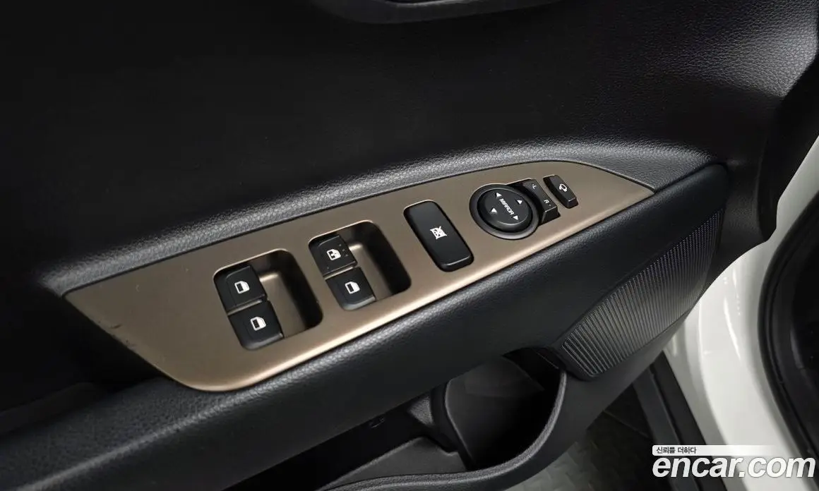 Kia Stonic 2019 1.0 АКПП, фото 17