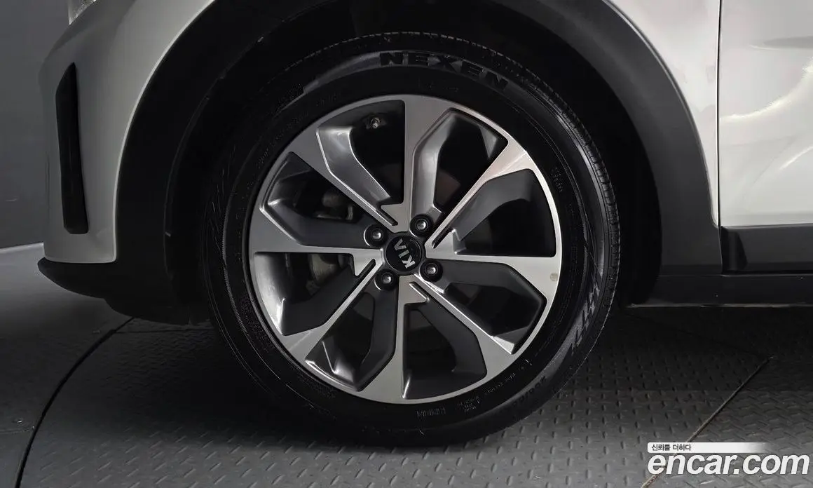 Kia Stonic 2019 1.0 АКПП, фото 5