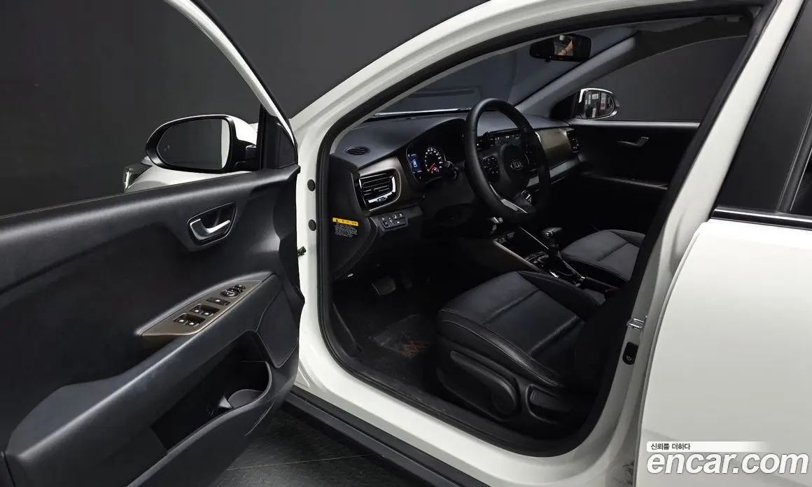 Kia Stonic 2019 1.0 АКПП, фото 10