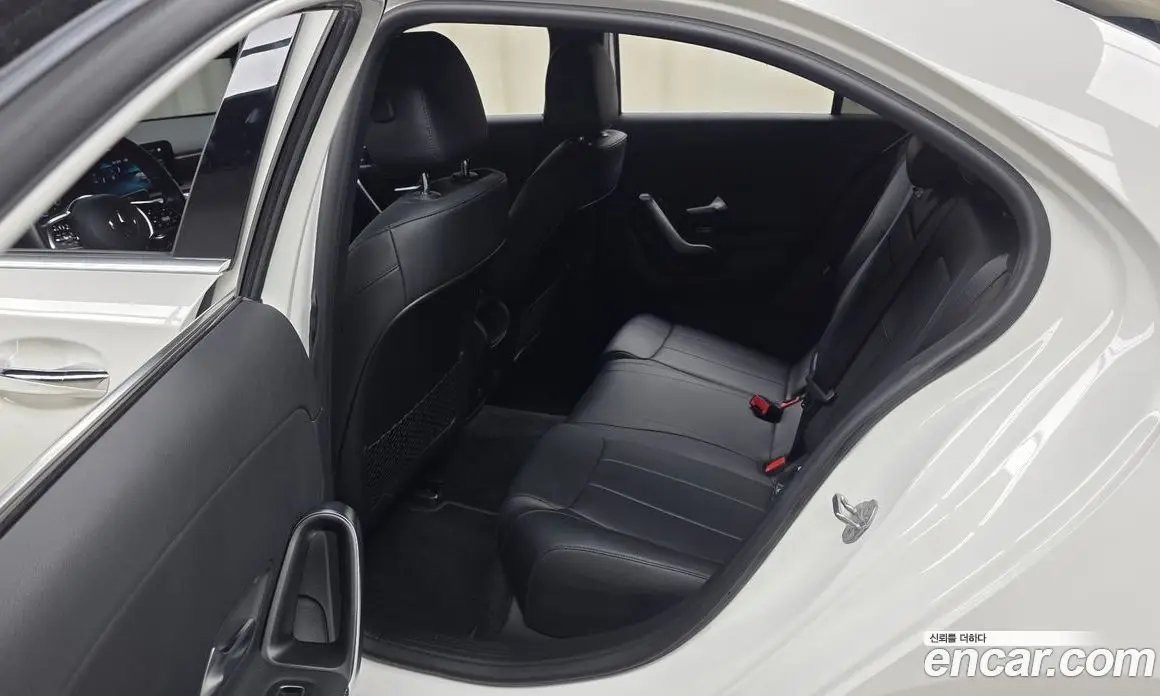 Mercedes-Benz A-Class 2022 2.0 АКПП, фото 16