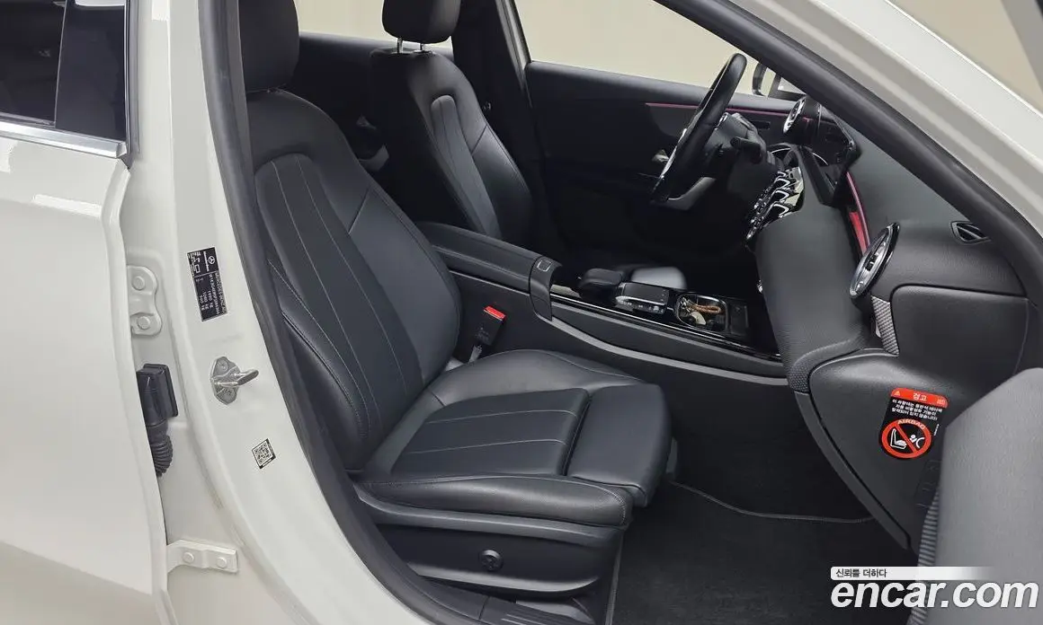 Mercedes-Benz A-Class 2022 2.0 АКПП, фото 17