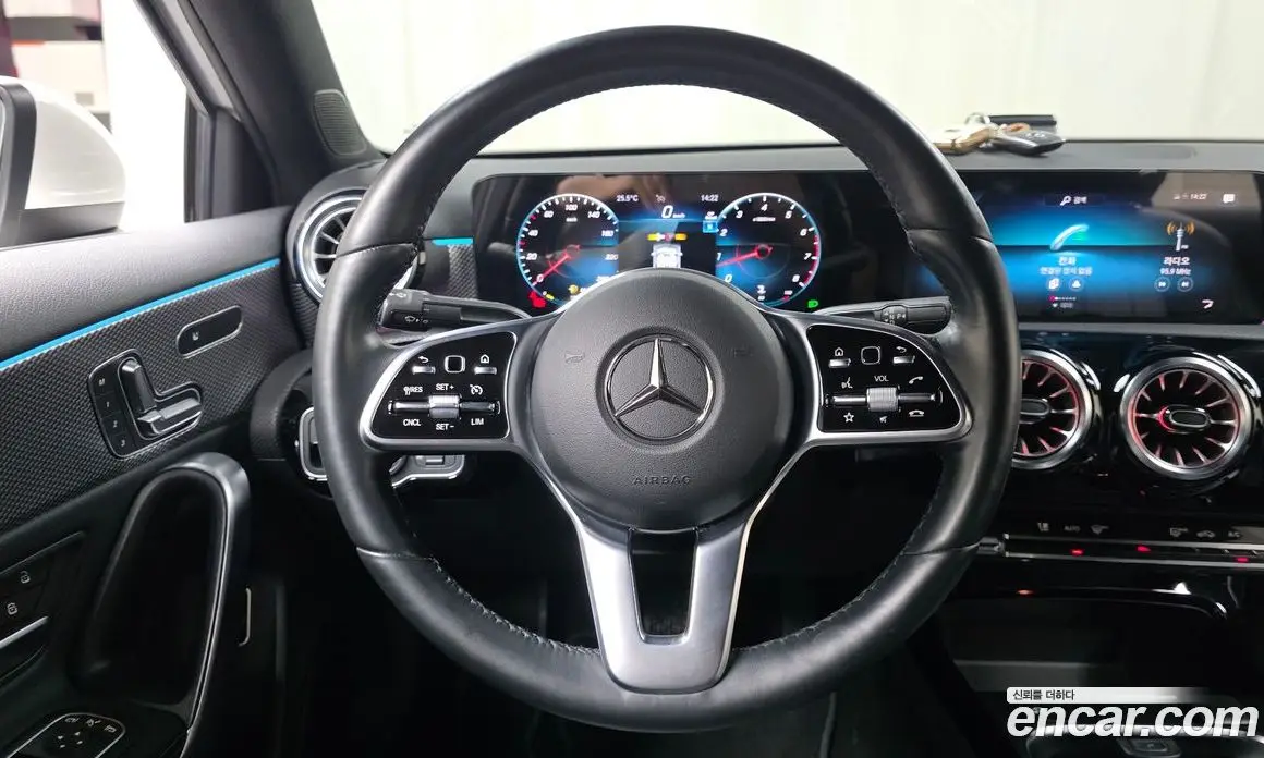 Mercedes-Benz A-Class 2022 2.0 АКПП, фото 19