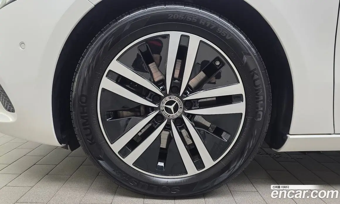 Mercedes-Benz A-Class 2022 2.0 АКПП, фото 5