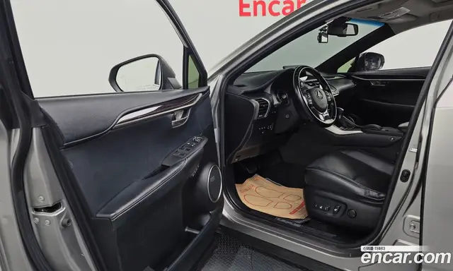 Lexus NX 2016 2.5 АКПП, миниатюра 10 Lexus NX 2016 2.5 АКПП, миниатюра 10