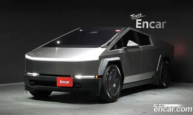 Tesla Cybertruck, 2025, 5 007 км