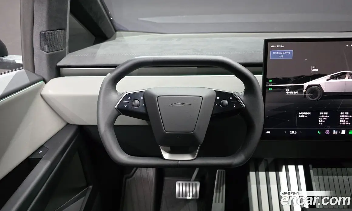 Tesla Cybertruck 2025 0.2 АКПП, фото 12
